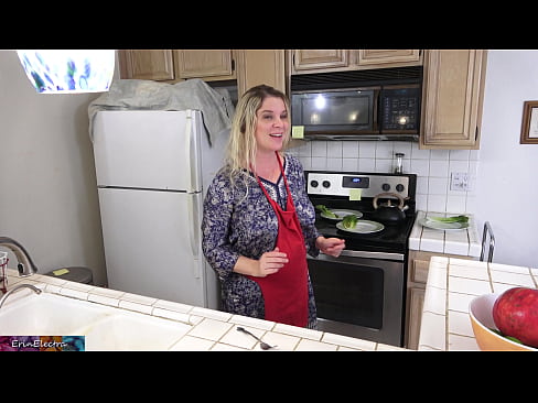 ❤️ Belle-mère qui le traie dans la cuisine avant son rendez-vous. ❤️ Vidéo de sexe at us fr.nastypornpics-com.ru