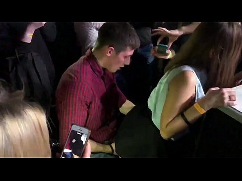 ❤️ Sexe réel dans une boîte de nuit russe. Jeune fille russe de 18 ans baisée dans l'anus et le vagin dans une boîte de nuit. ❤️ Vidéo de sexe at us fr.nastypornpics-com.ru